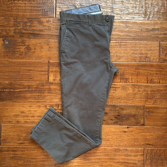 J Crew 250 Skinny fit in stretch Chino Pant, 33x30, onyx grey - Picture 2 of 7
